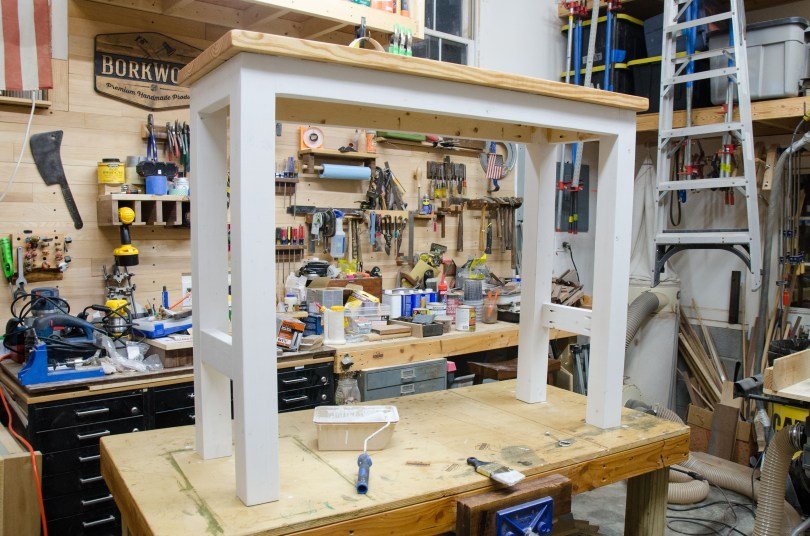 Painting a Table Base with benjamin Moore Advance